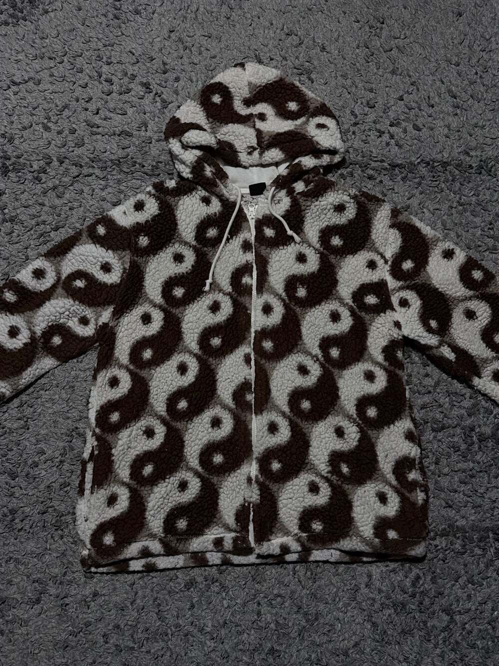 PacSun Yin Yang Sherpa Zip Up Hoodie Size L